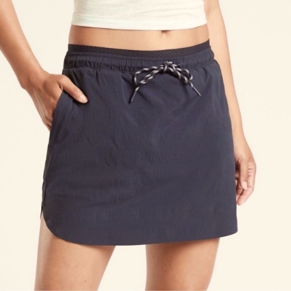 Athleta Trekkie Crest Skort Mesh Black 8